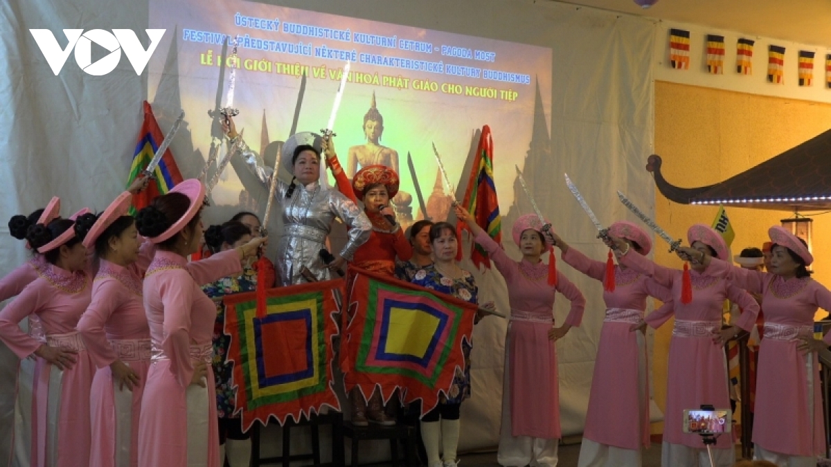 Buddhist Festival held to promote Vietnamese traditional culture in Czech Republic